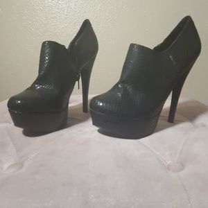 4.5 inch heel Aldo black size 36